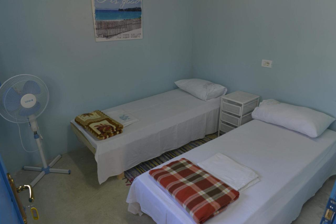 Glamping Rooms At The Sea Turtle Dhermi Bagian luar foto